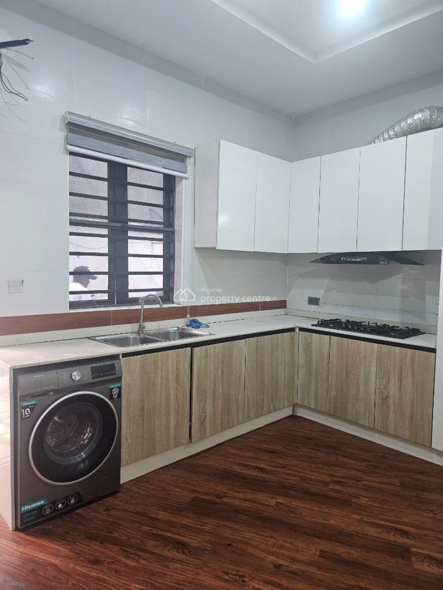 Distress 4 Bedrooms Terrace Duplex with Bq, Dpk Estate Orchid Road, Lekki, Lagos, Terraced Duplex for Sale