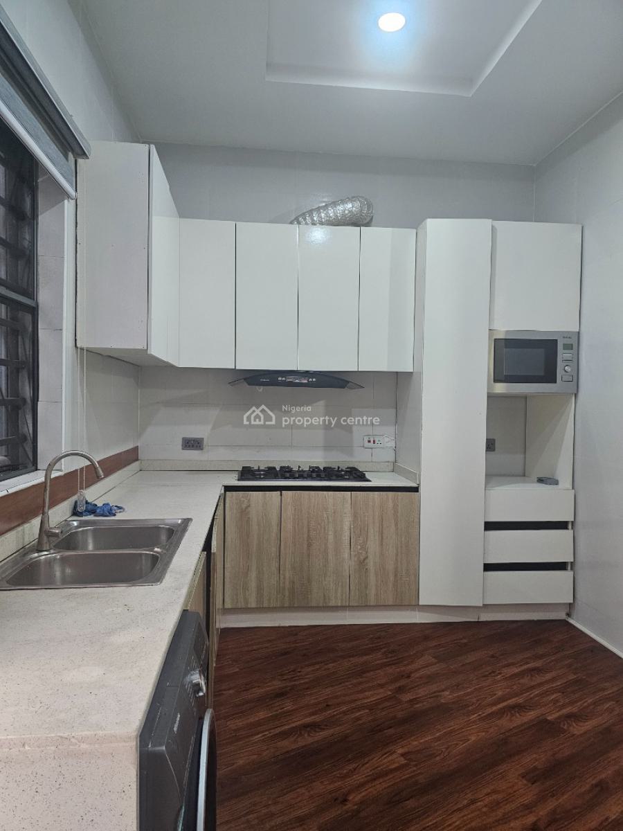 Distress 4 Bedrooms Terrace Duplex with Bq, Dpk Estate Orchid Road, Lekki, Lagos, Terraced Duplex for Sale