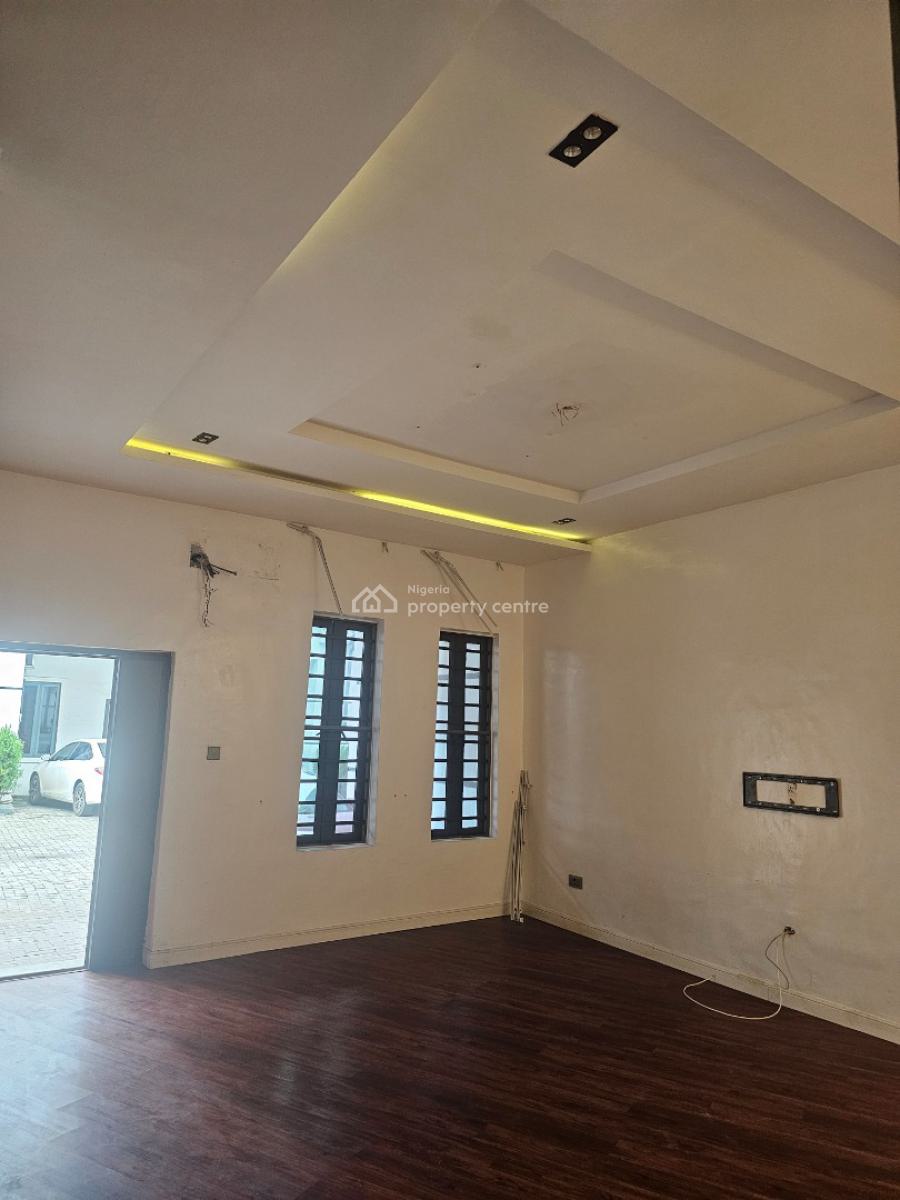 Distress 4 Bedrooms Terrace Duplex with Bq, Dpk Estate Orchid Road, Lekki, Lagos, Terraced Duplex for Sale
