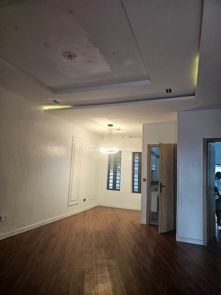 Distress 4 Bedrooms Terrace Duplex with Bq, Dpk Estate Orchid Road, Lekki, Lagos, Terraced Duplex for Sale