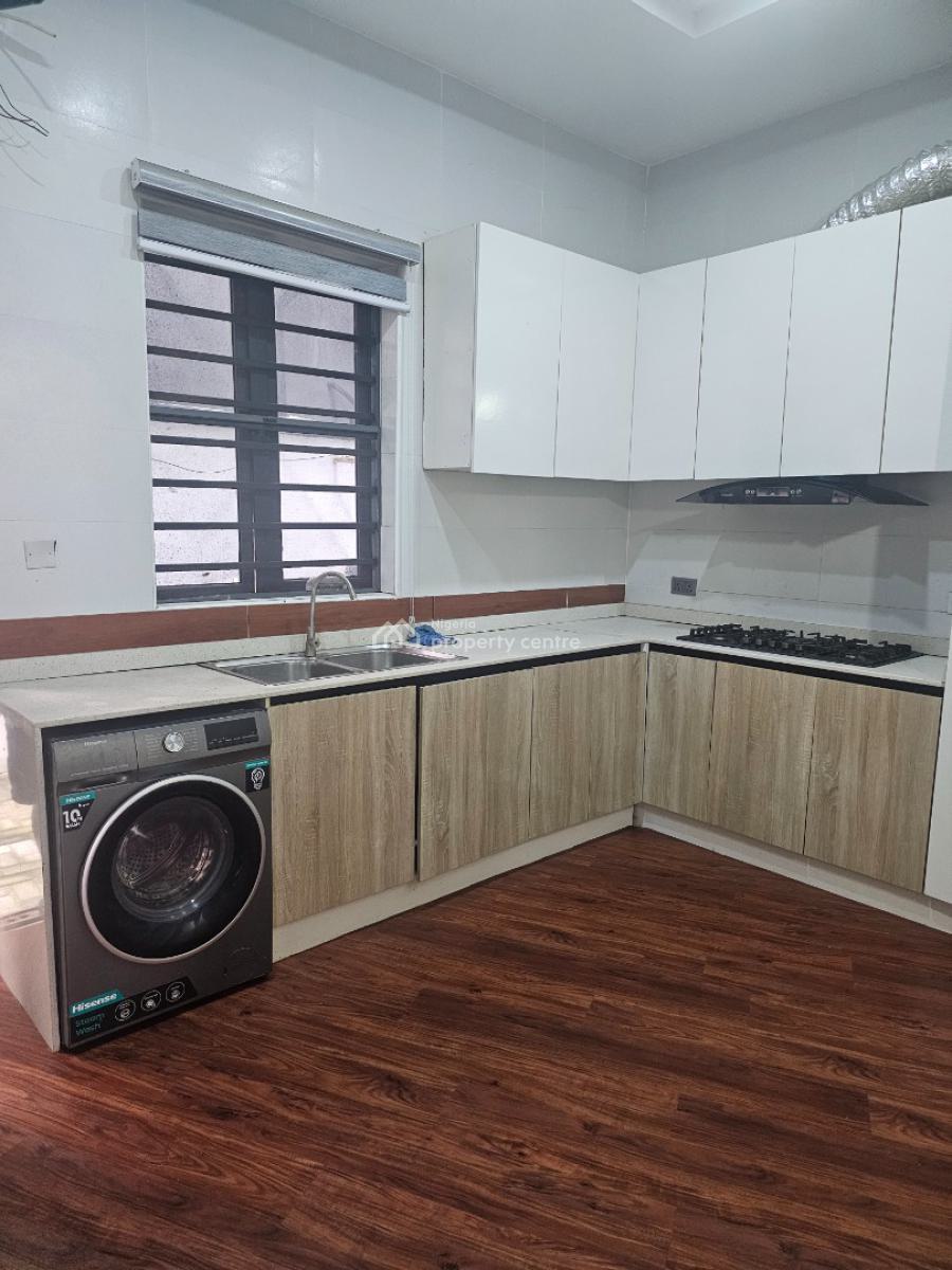 Distress 4 Bedrooms Terrace Duplex with Bq, Dpk Estate Orchid Road, Lekki, Lagos, Terraced Duplex for Sale