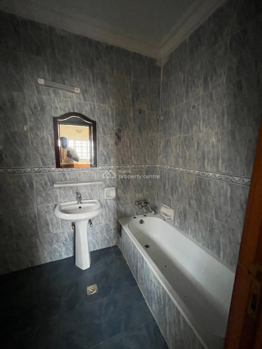 Well Built 4rooms Duplex with Bq in Lekki Phase 1, Lekki 1 Off Fola Osibo, Lekki Phase 1, Lekki, Lagos, Detached Duplex for Rent
