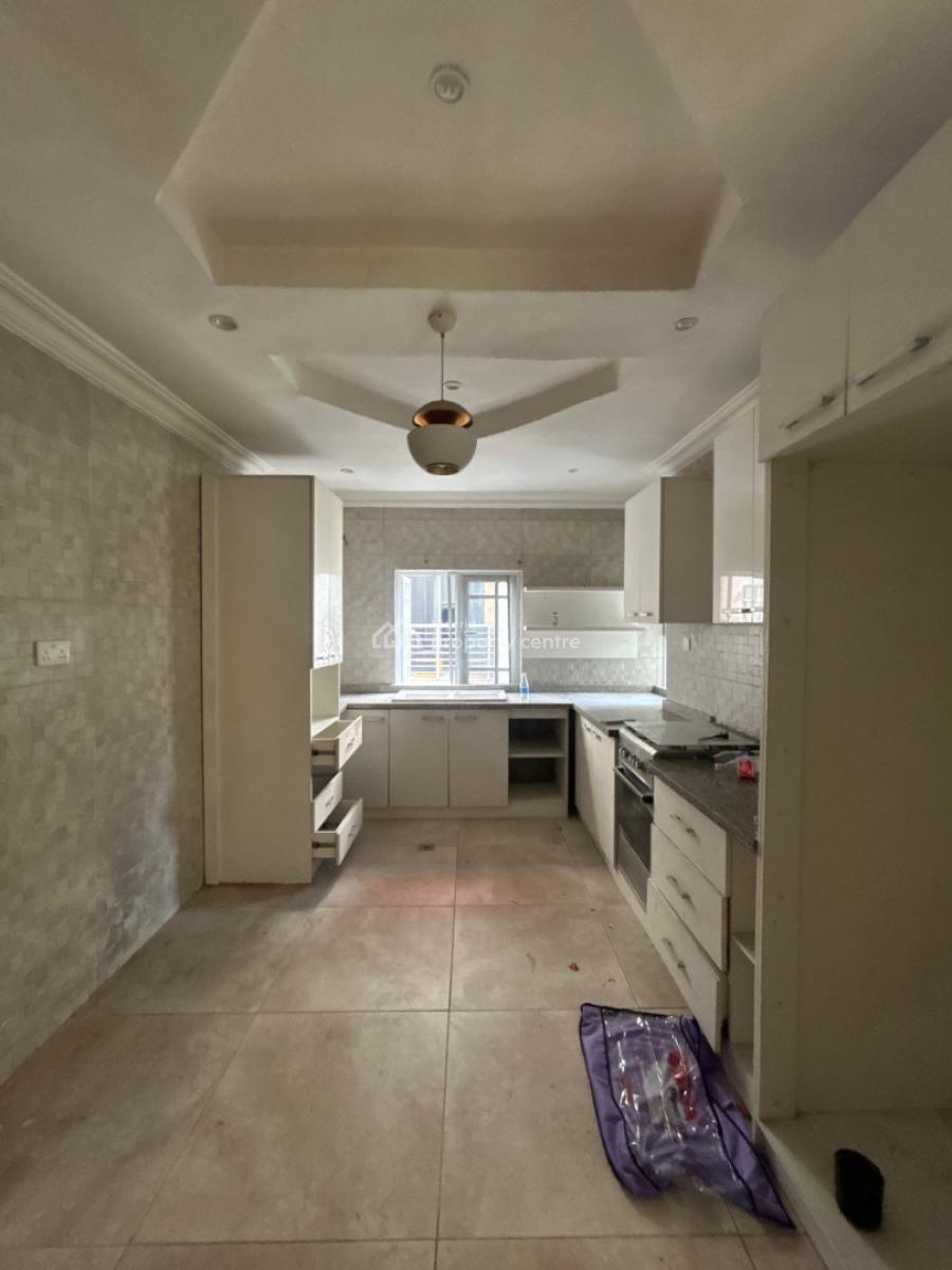 2 Bedroom Apartment, Off Amdiralty, Lekki Phase 1, Lekki, Lagos, Flat / Apartment for Rent