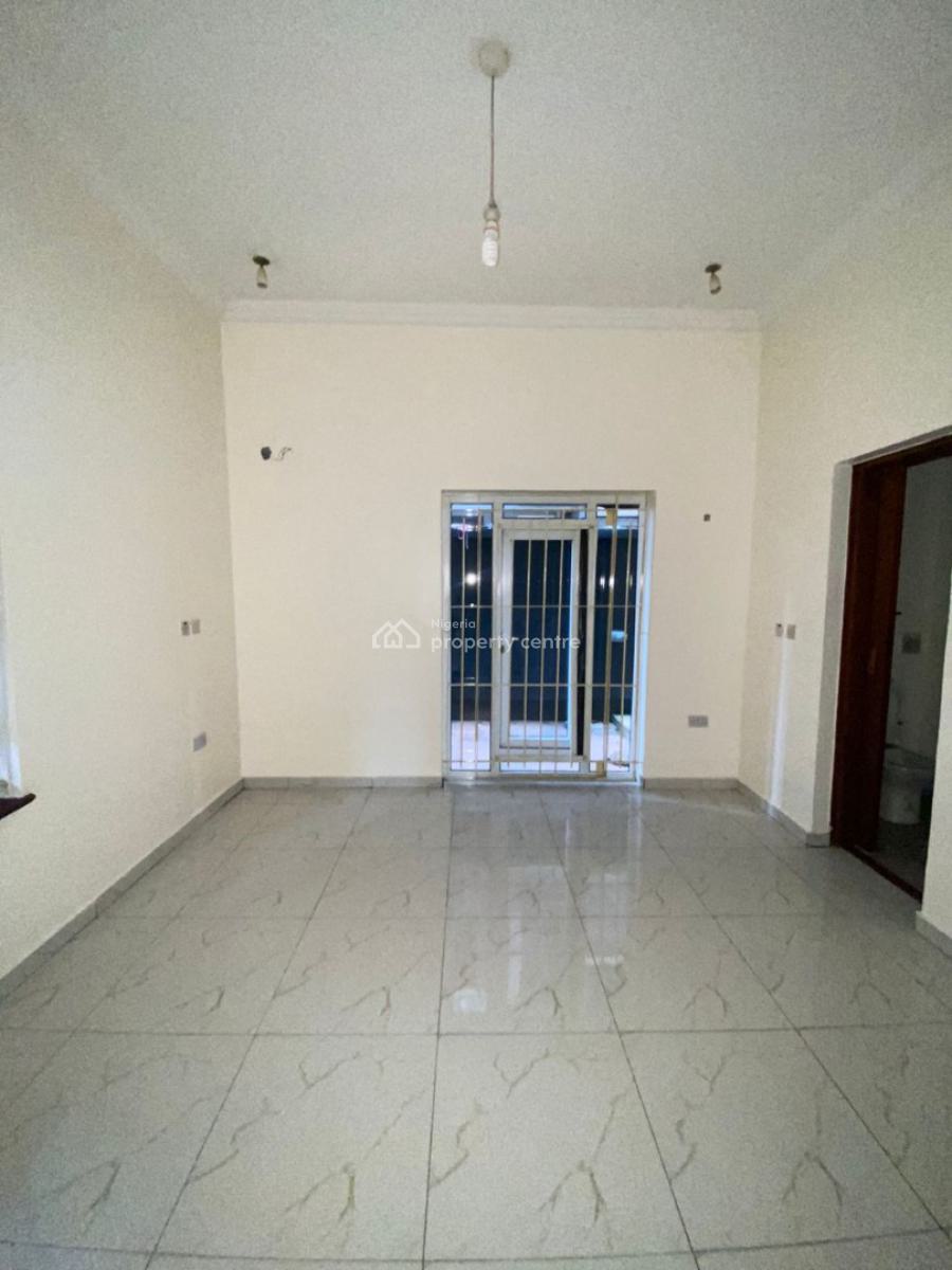 Fully Serviced 2 Bedroom Apartment with Private Yard, Victoria Island (vi), Lagos, Flat / Apartment for Rent