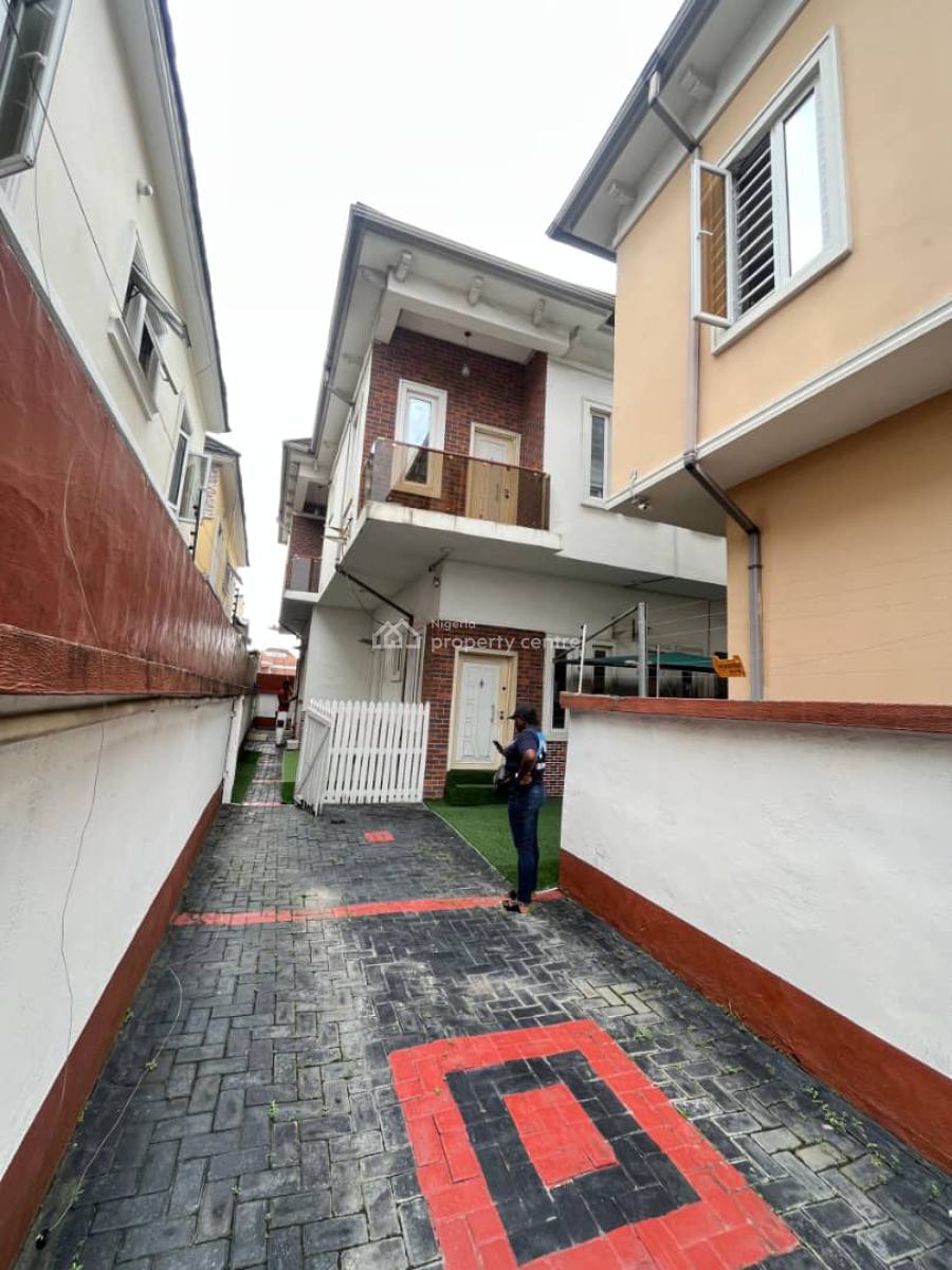 Spacious 4 Bedroom Semidetached Duplex with Bq, Idado, Lekki, Lagos, Semi-detached Duplex for Rent
