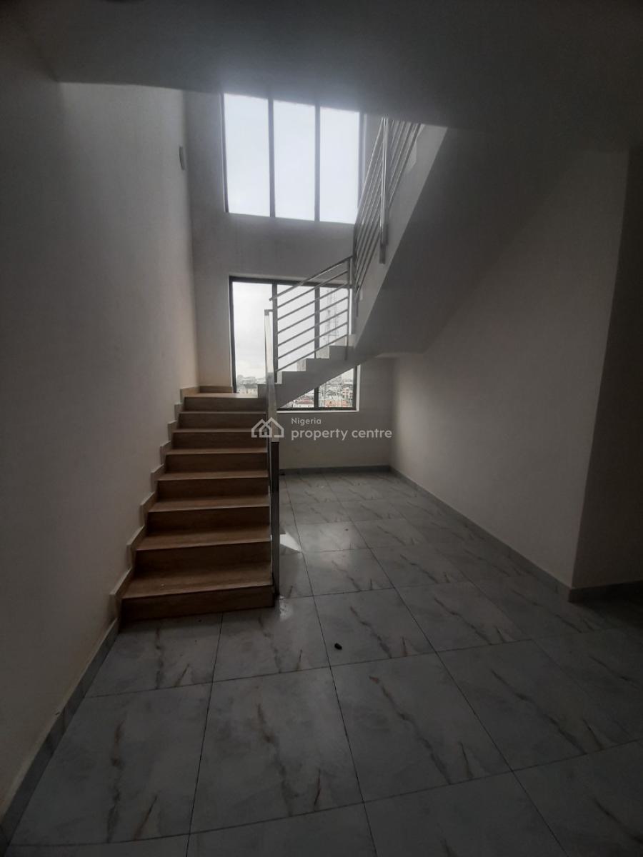 Newly Built and Serviced with 24/7 Power Supply 4 Bedroom En-suite Mai, Lekki Phase 1, Lekki, Lagos, House for Sale