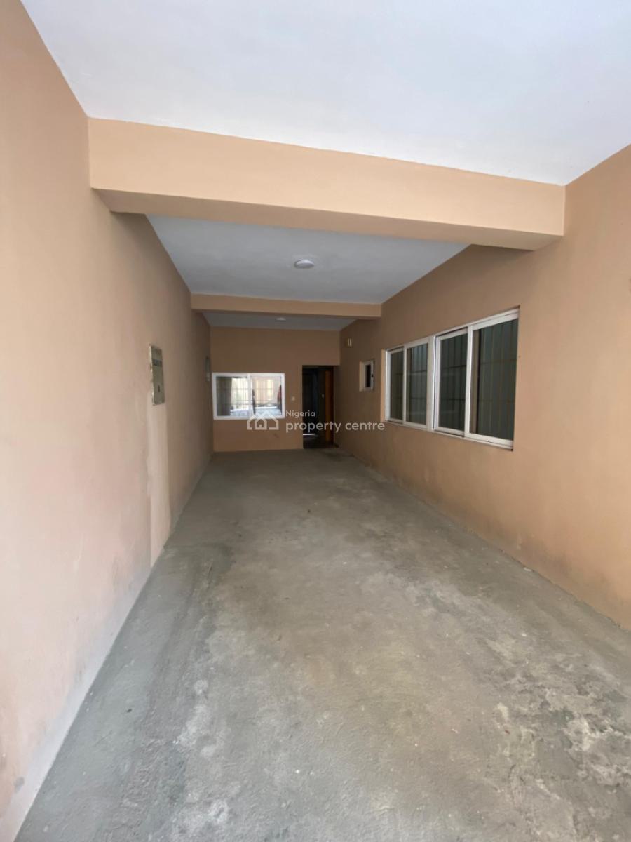 Fully Serviced 4 Bedroom Terraced on 2 Floors with Spacious Bq, Off Rock Drive, Lekki Phase 1, Lekki, Lagos, Terraced Duplex for Rent