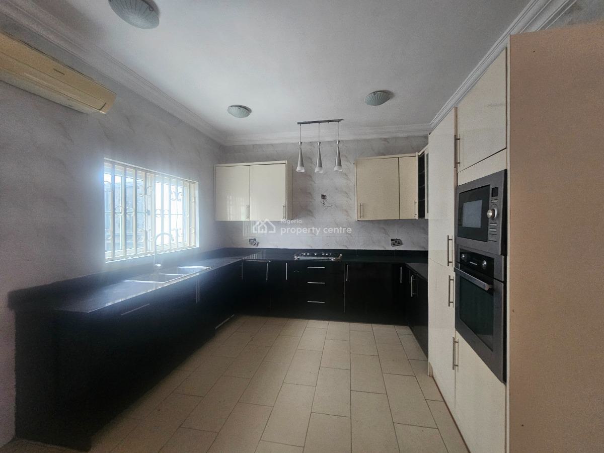 Well Maintained 4 Bedroom Serviced Duplex in an Estate, Lawrence Road, Old Ikoyi, Ikoyi, Lagos, Semi-detached Duplex for Sale