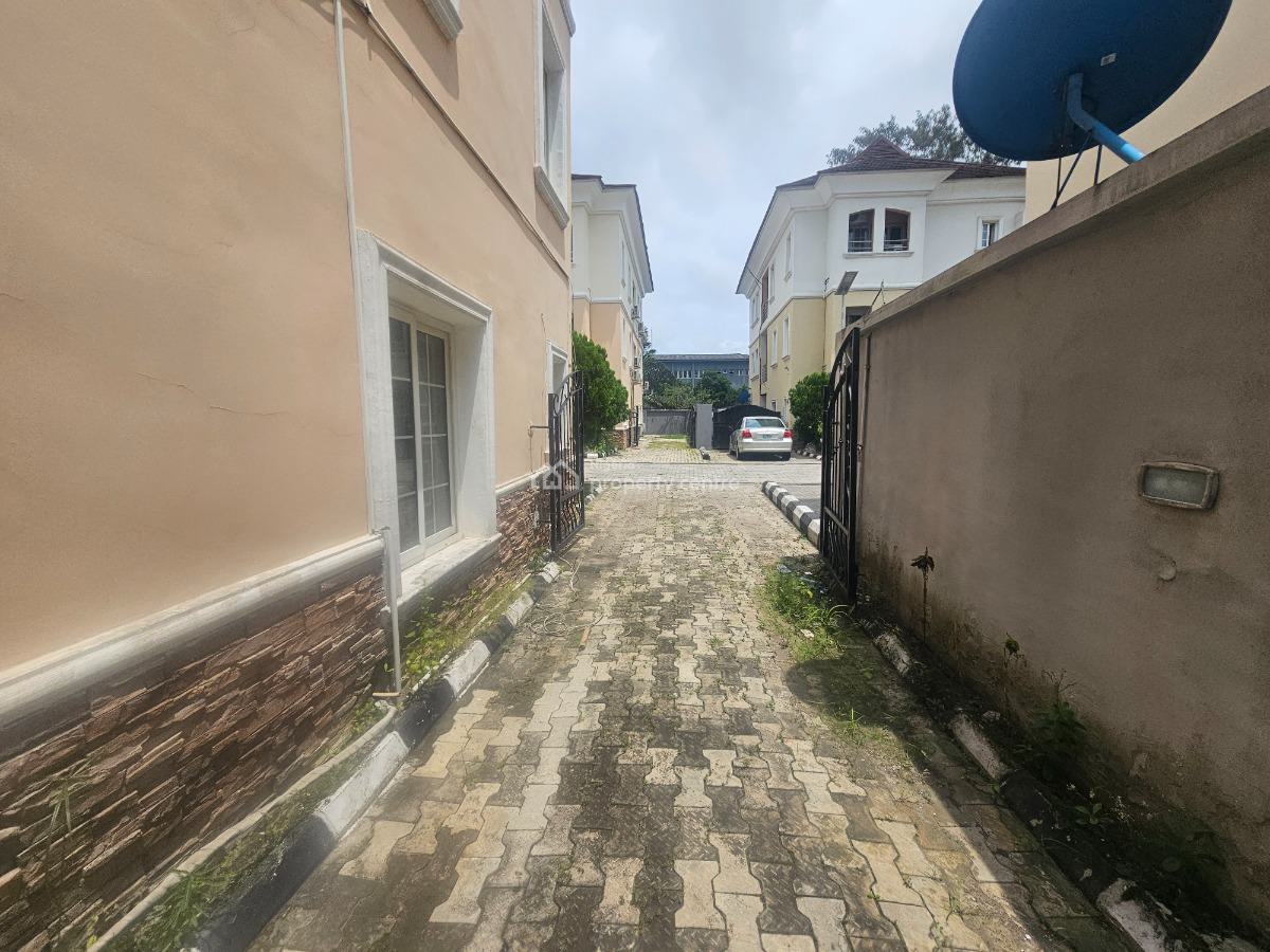 Well Maintained 4 Bedroom Serviced Duplex in an Estate, Lawrence Road, Old Ikoyi, Ikoyi, Lagos, Semi-detached Duplex for Sale
