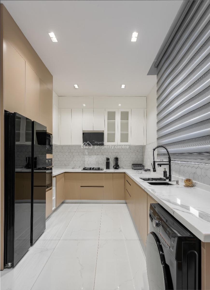 Luxury and Spacious 2 Bedroom Maisonette with 2 Balconies,pool and Gym, Lekki Phase 1, Lekki, Lagos, Flat / Apartment Short Let