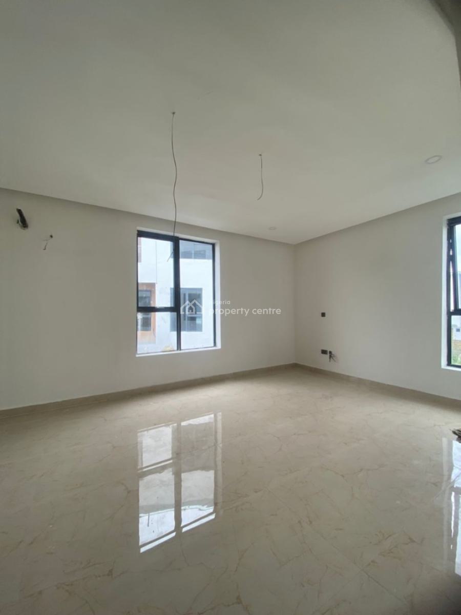 5 Bedroom Semi Detached House with Bq, Lekki Phase 1, Lekki, Lagos, Semi-detached Duplex for Sale