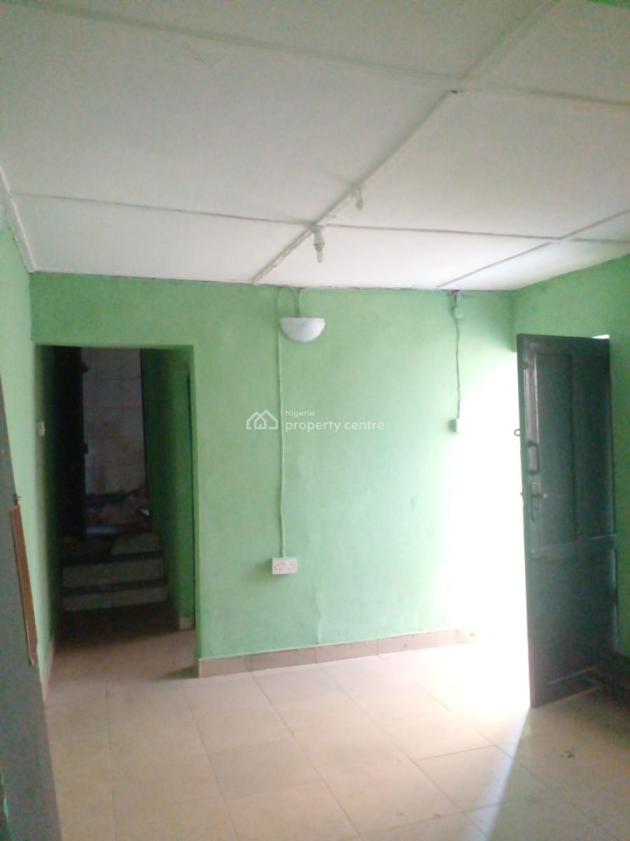 2 Bedroom Flat Boys Quarter, L & K Bus Stop, Oworonshoki, Kosofe, Lagos, Flat / Apartment for Rent