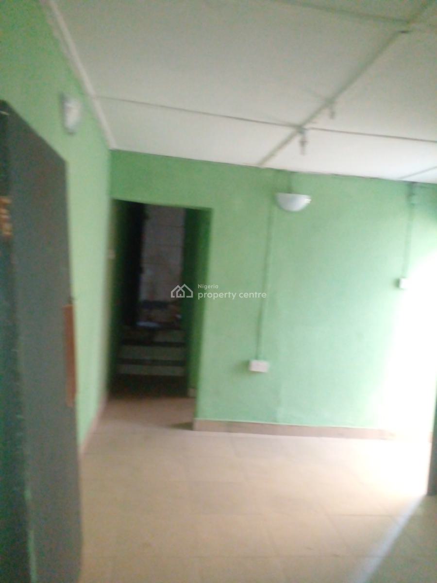 2 Bedroom Flat Boys Quarter, L & K Bus Stop, Oworonshoki, Kosofe, Lagos, Flat / Apartment for Rent