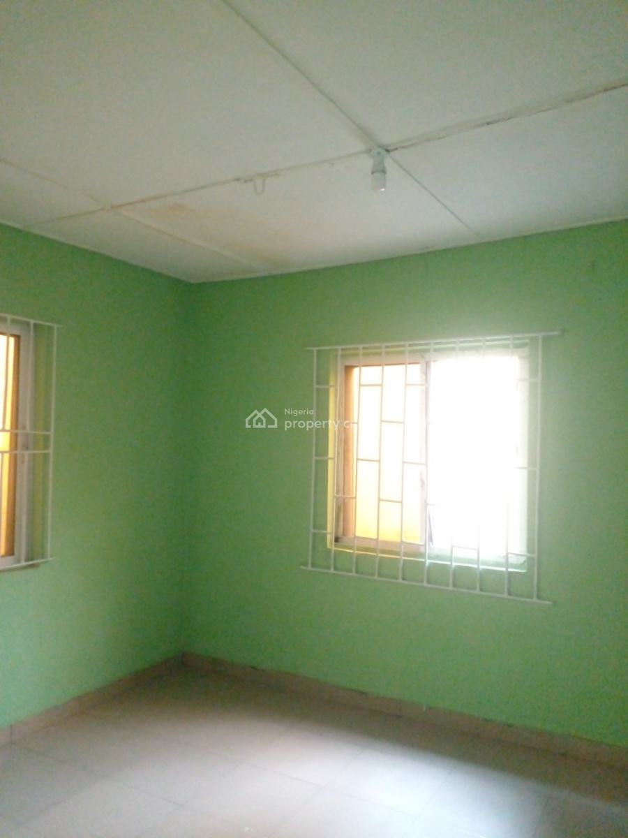 2 Bedroom Flat Boys Quarter, L & K Bus Stop, Oworonshoki, Kosofe, Lagos, Flat / Apartment for Rent