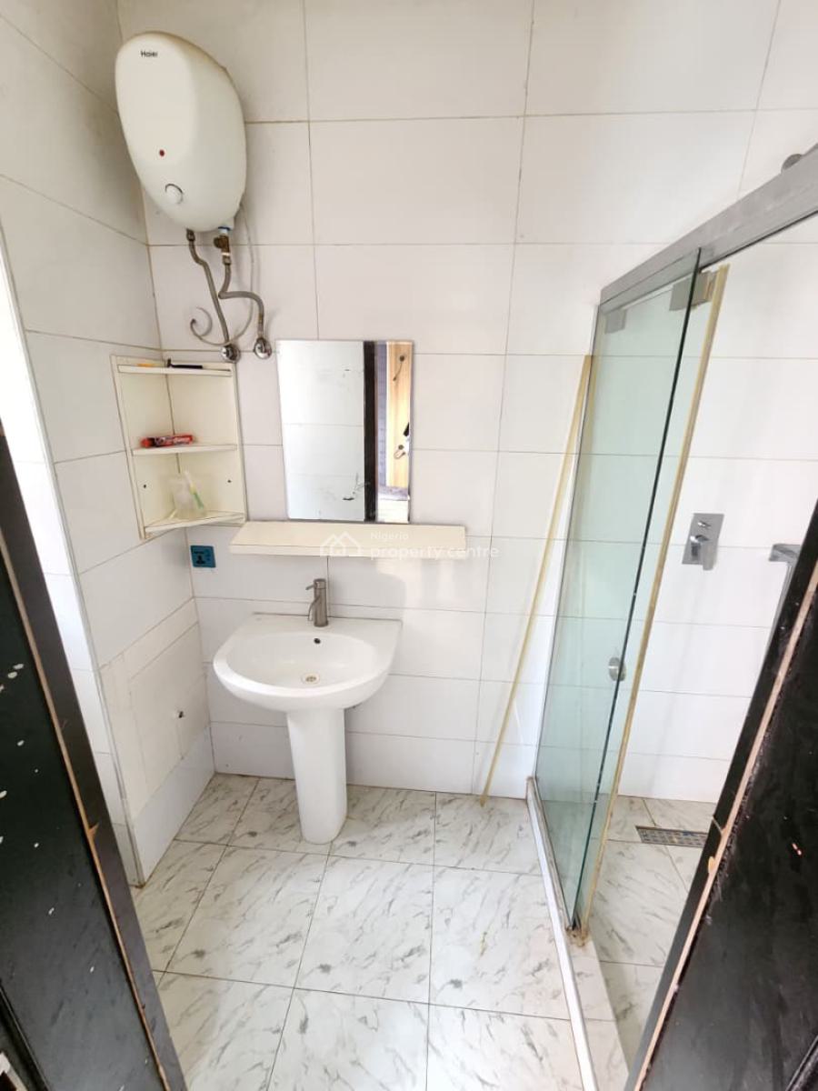 Luxury 3 Bedroom Apartment Upstairs with Bq, Osapa, Lekki, Lagos, Flat / Apartment for Rent