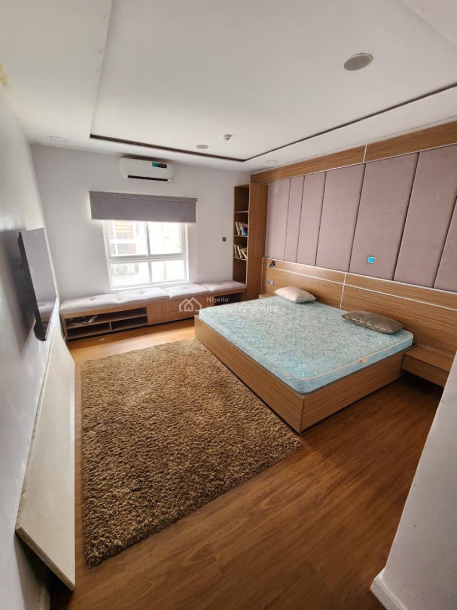 Serviced 3 Bedroom Apartment Upstairs with Pool and Gym, Osapa, Lekki, Lagos, Flat / Apartment for Rent