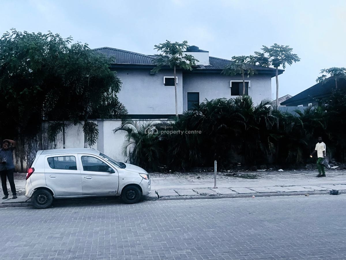 6 Bedroom Fully Detached House with 3 Room Bq, Lekki Phase 1, Lekki, Lagos, Plaza / Complex / Mall for Rent