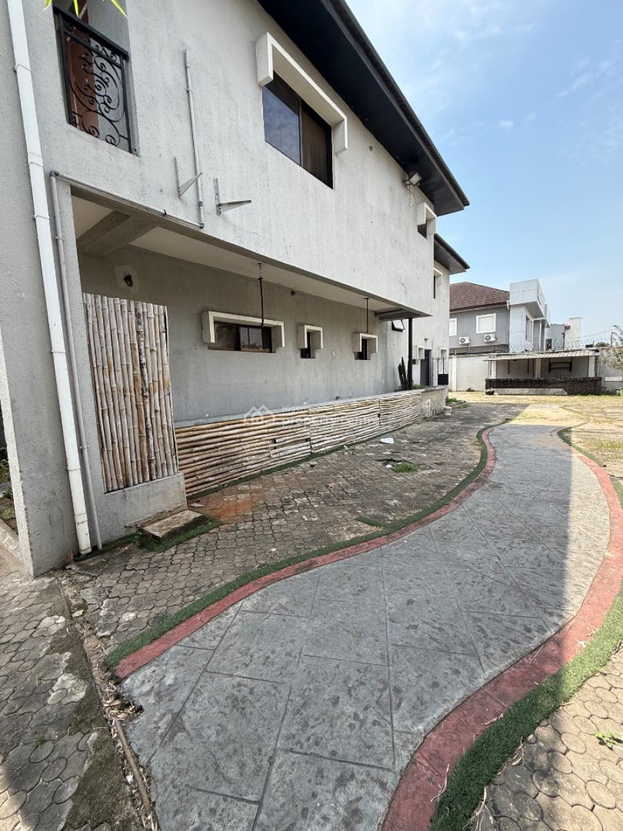 6 Bedrooms Fully Detached House with 3 Rooms Bq, Lekki Phase 1, Lekki, Lagos, Plaza / Complex / Mall for Rent