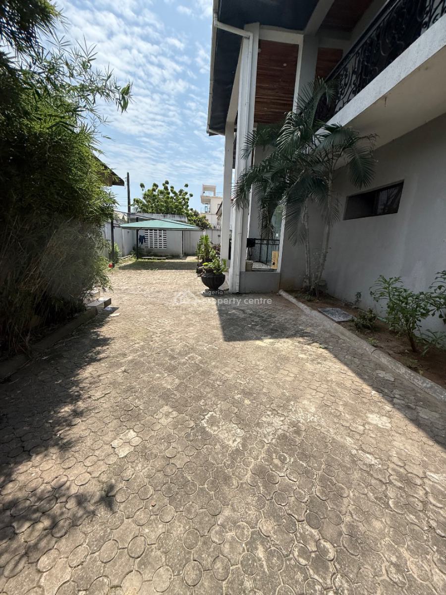 6 Bedrooms Fully Detached House with 3 Rooms Bq, Lekki Phase 1, Lekki, Lagos, Plaza / Complex / Mall for Rent