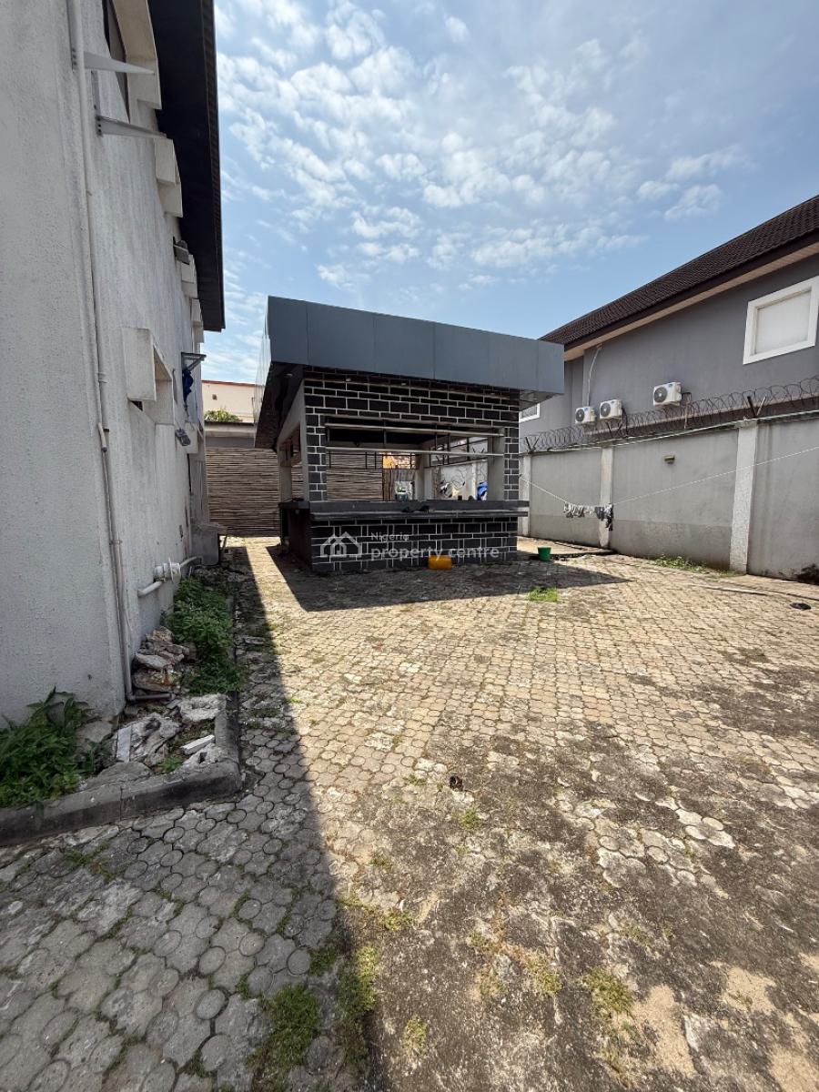 6 Bedrooms Fully Detached House with 3 Rooms Bq, Lekki Phase 1, Lekki, Lagos, Plaza / Complex / Mall for Rent