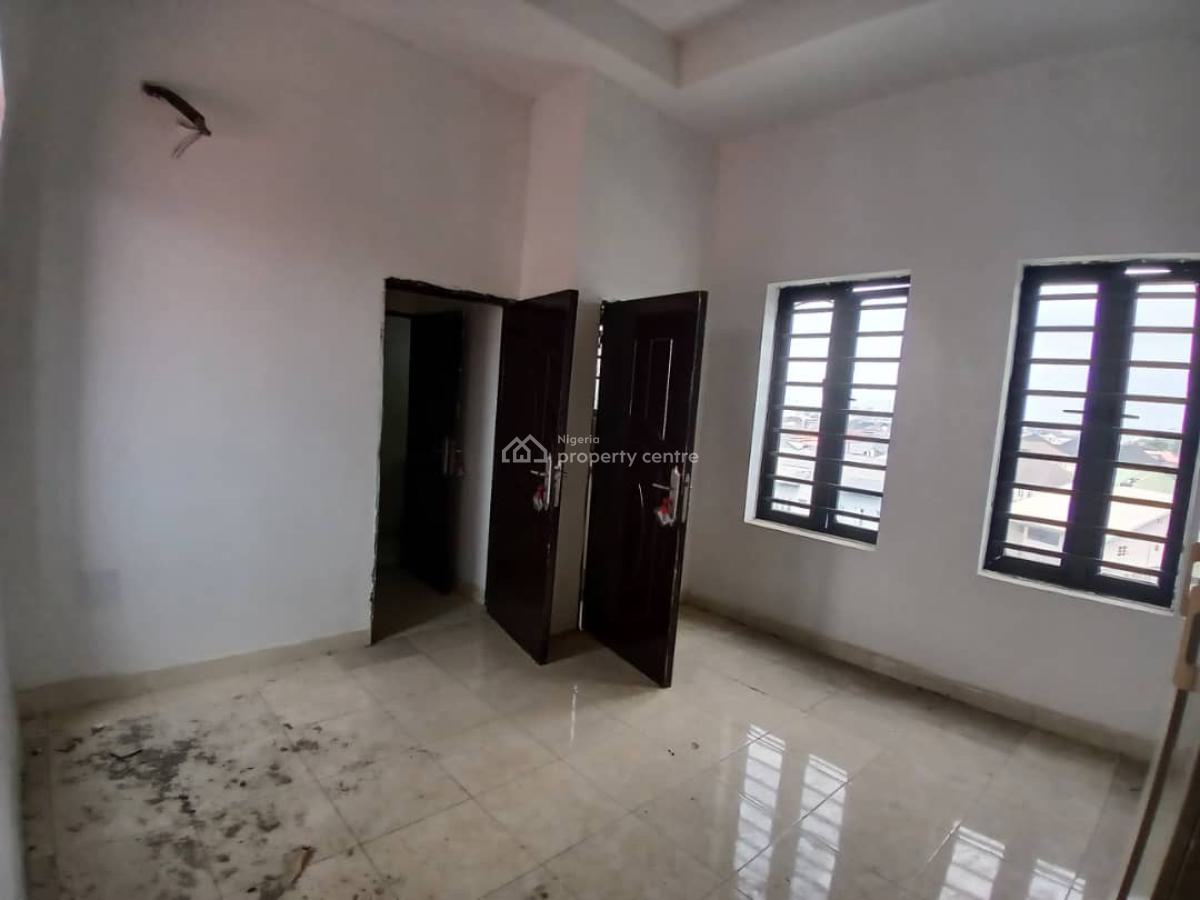 Fully Serviced Pent Floor Studio Apartment Upstairs in a Gated Estate, Agungi, Lekki, Lagos, Self Contain (single Rooms) for Rent