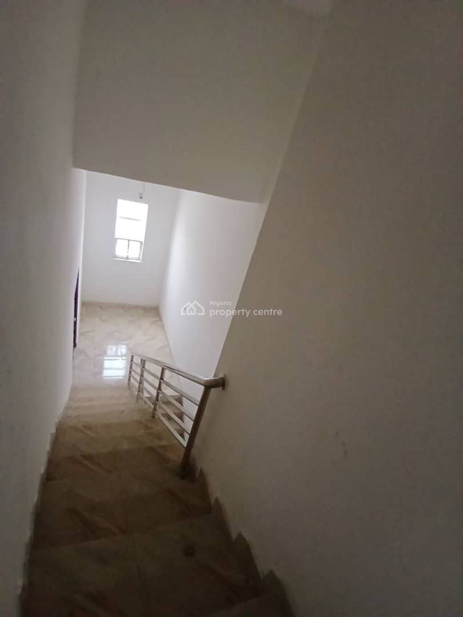 Fully Serviced Pent Floor Studio Apartment Upstairs in a Gated Estate, Agungi, Lekki, Lagos, Self Contain (single Rooms) for Rent
