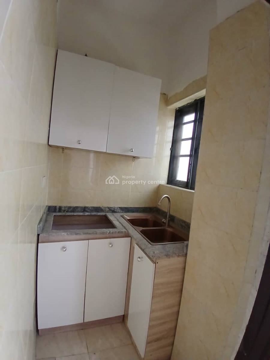 Fully Serviced Pent Floor Studio Apartment Upstairs in a Gated Estate, Agungi, Lekki, Lagos, Self Contain (single Rooms) for Rent