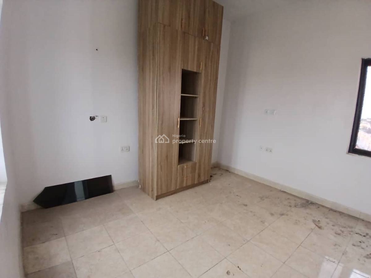 Fully Serviced Pent Floor Studio Apartment Upstairs in a Gated Estate, Agungi, Lekki, Lagos, Self Contain (single Rooms) for Rent