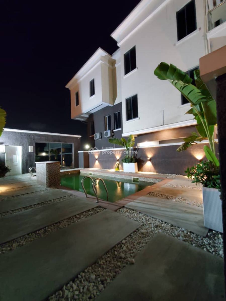Distress Lovely 4 Bedroom Duplex, Off Admiralty Way, Lekki Phase 1, Lekki, Lagos, Terraced Duplex for Sale