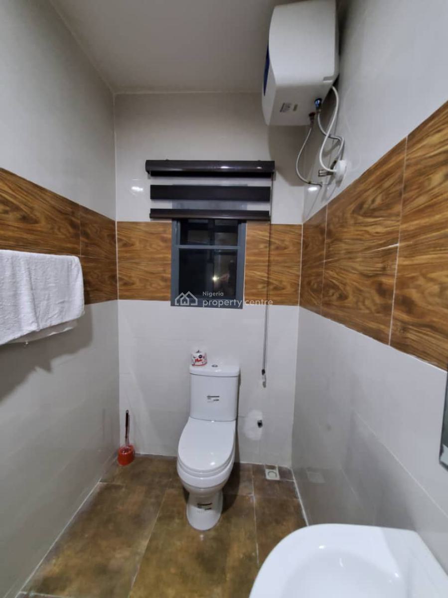 Distress Lovely 4 Bedroom Duplex, Off Admiralty Way, Lekki Phase 1, Lekki, Lagos, Terraced Duplex for Sale