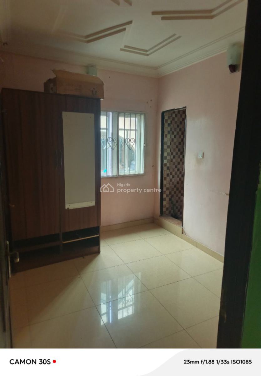Sharp and Decent 3 Bedroom Apartment, Akerele Street, Oworonshoki, Kosofe, Lagos, Flat / Apartment for Rent