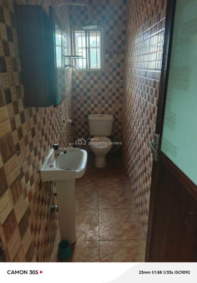 Sharp and Decent 3 Bedroom Apartment, Akerele Street, Oworonshoki, Kosofe, Lagos, Flat / Apartment for Rent