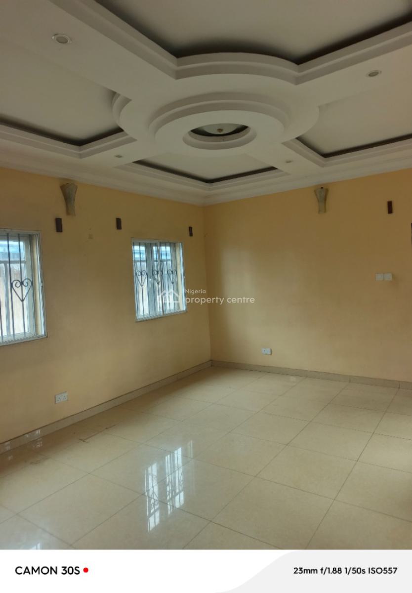 Sharp and Decent 3 Bedroom Apartment, Akerele Street, Oworonshoki, Kosofe, Lagos, Flat / Apartment for Rent