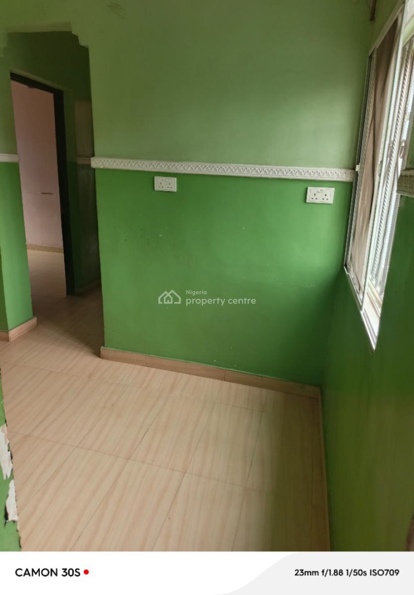 Sharp and Decent 3 Bedroom Apartment, Akerele Street, Oworonshoki, Kosofe, Lagos, Flat / Apartment for Rent
