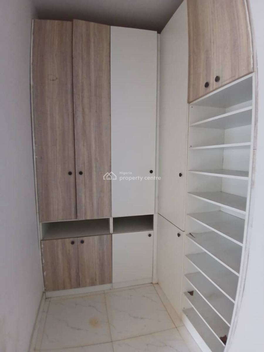 Massive Studio Apartment with Balcony, Jacuzzi and Open Plan Kitchen, Chevron, Lekki, Lagos, Self Contain (single Rooms) for Rent