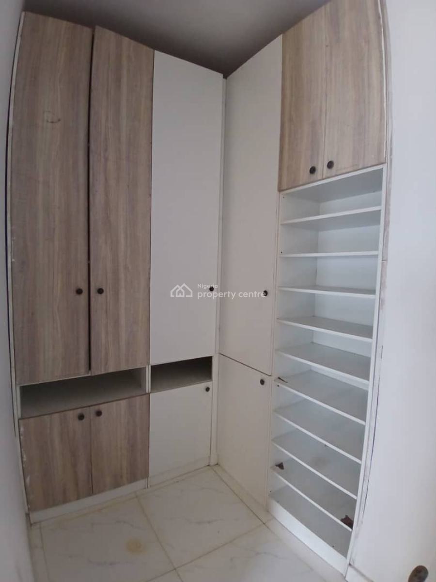 Massive Studio Apartment with Balcony, Jacuzzi and Open Plan Kitchen, Chevron, Lekki, Lagos, Self Contain (single Rooms) for Rent