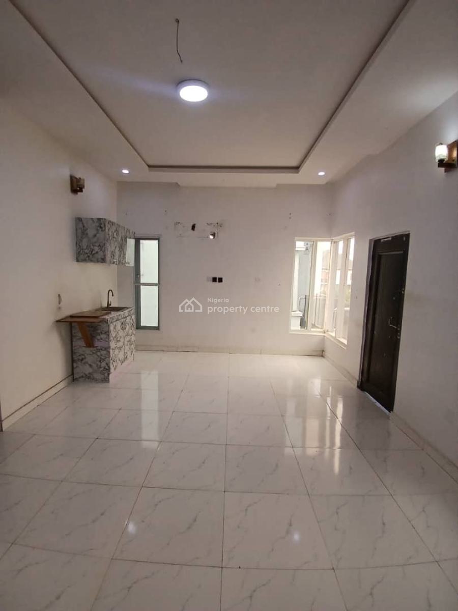 Massive Studio Apartment with Balcony, Jacuzzi and Open Plan Kitchen, Chevron, Lekki, Lagos, Self Contain (single Rooms) for Rent