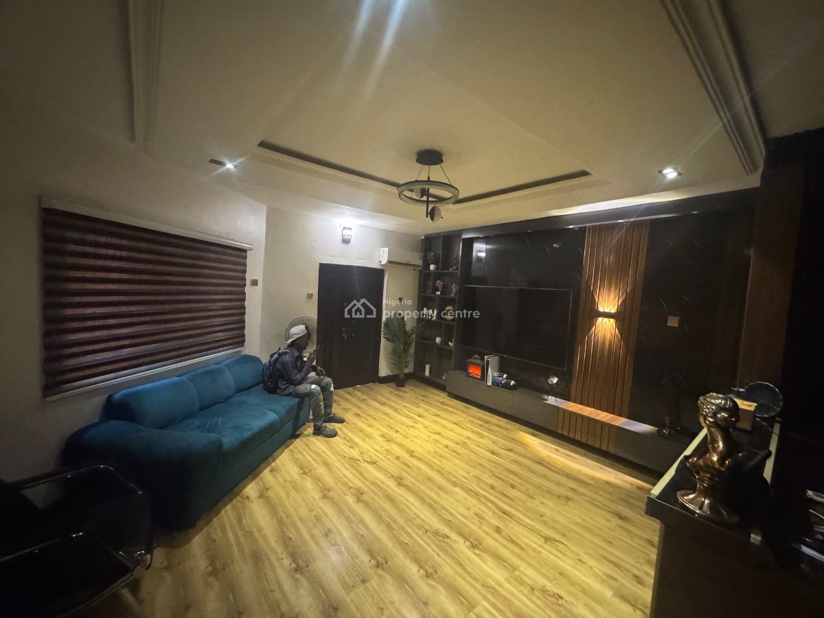 a 4 Rooms Commercial House in a Busy Street, Fola Osibo, Lekki Phase 1, Lekki, Lagos, Plaza / Complex / Mall for Rent