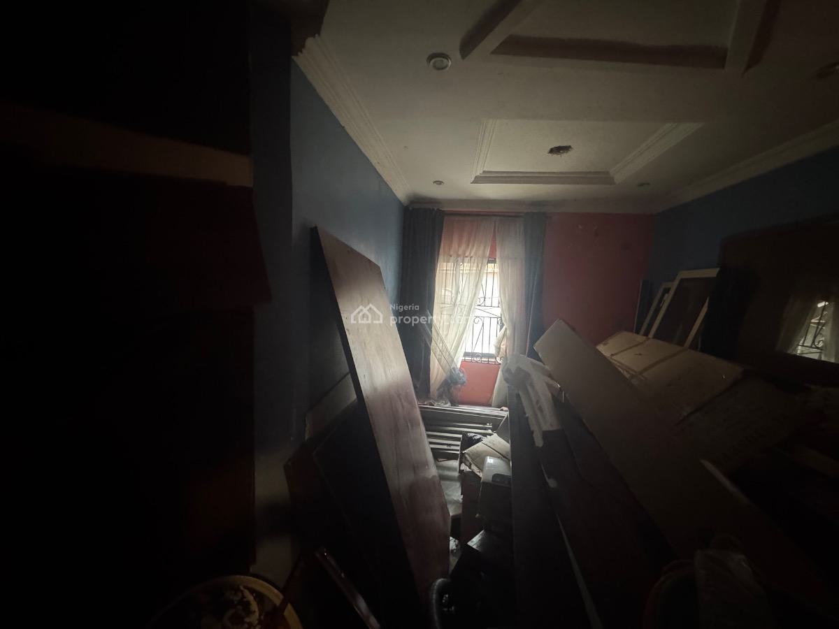 a 4 Rooms Commercial House in a Busy Street, Fola Osibo, Lekki Phase 1, Lekki, Lagos, Plaza / Complex / Mall for Rent