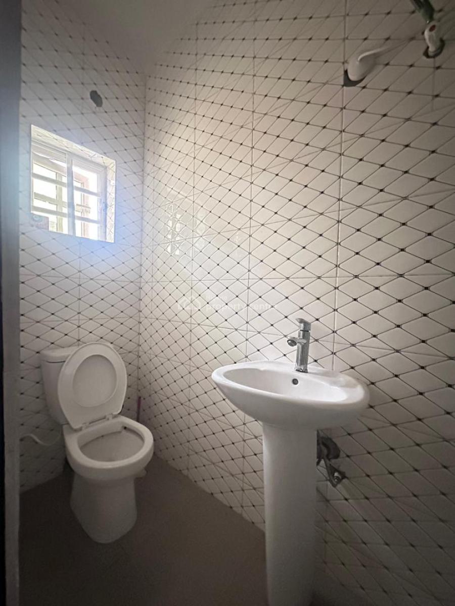 Lovely 2 Bedroom Apartment in a Serene Location, Ologolo, Lekki, Lagos, Flat / Apartment for Rent