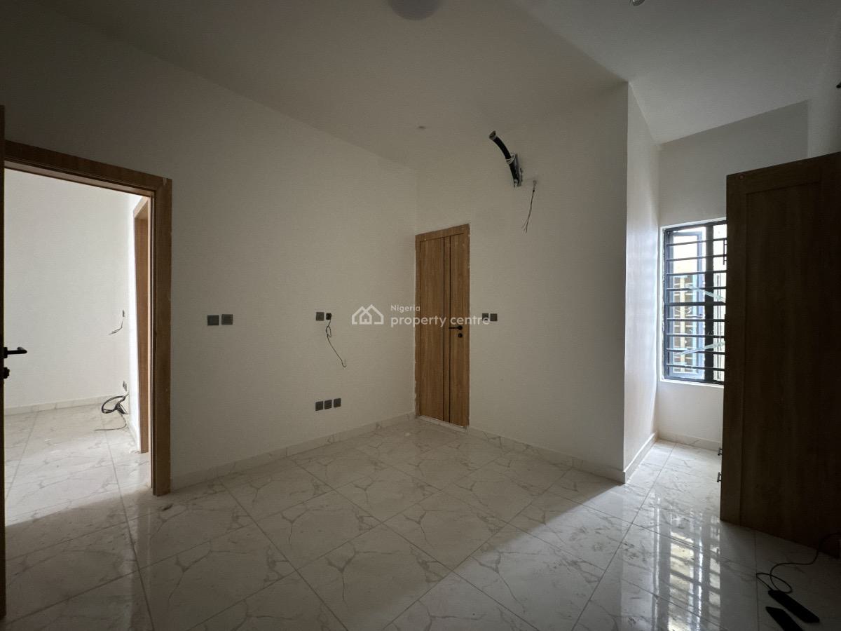 4 Bedroom Terrace in a Serviced Estate, Sangotedo, Ajah, Lagos, Terraced Duplex for Sale