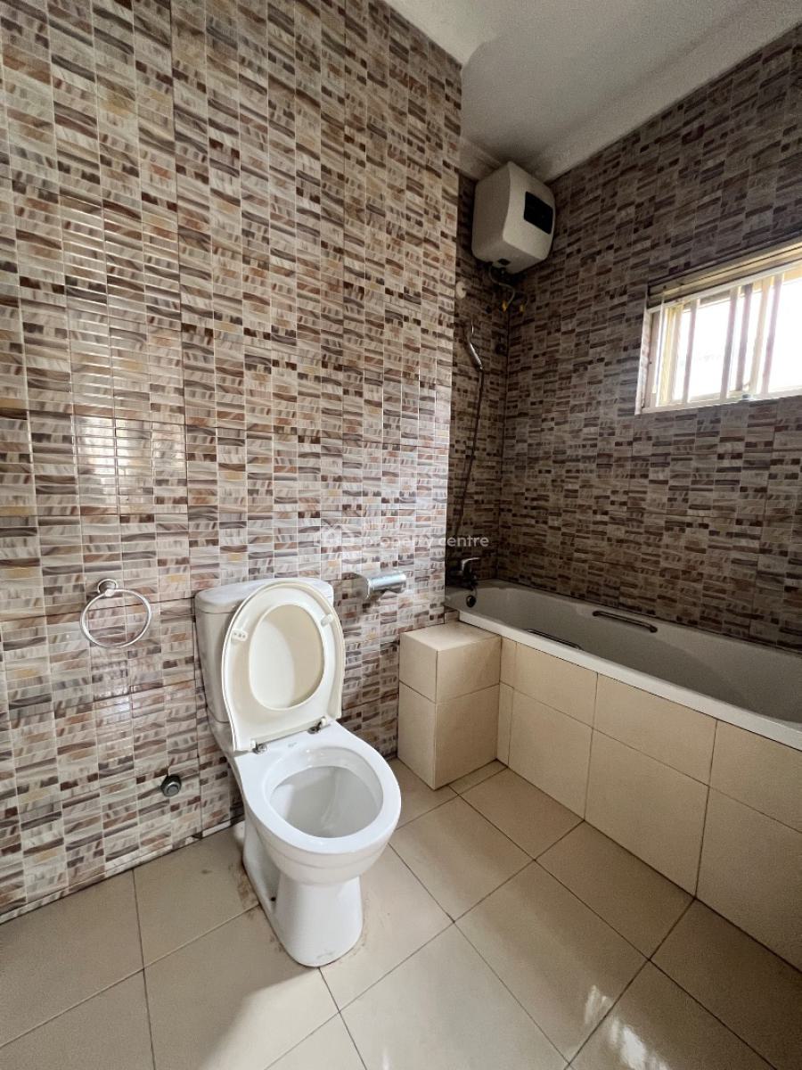 Spacious 3 Bedroom Apartment, Lekki Phase 1, Lekki, Lagos, Flat / Apartment for Rent