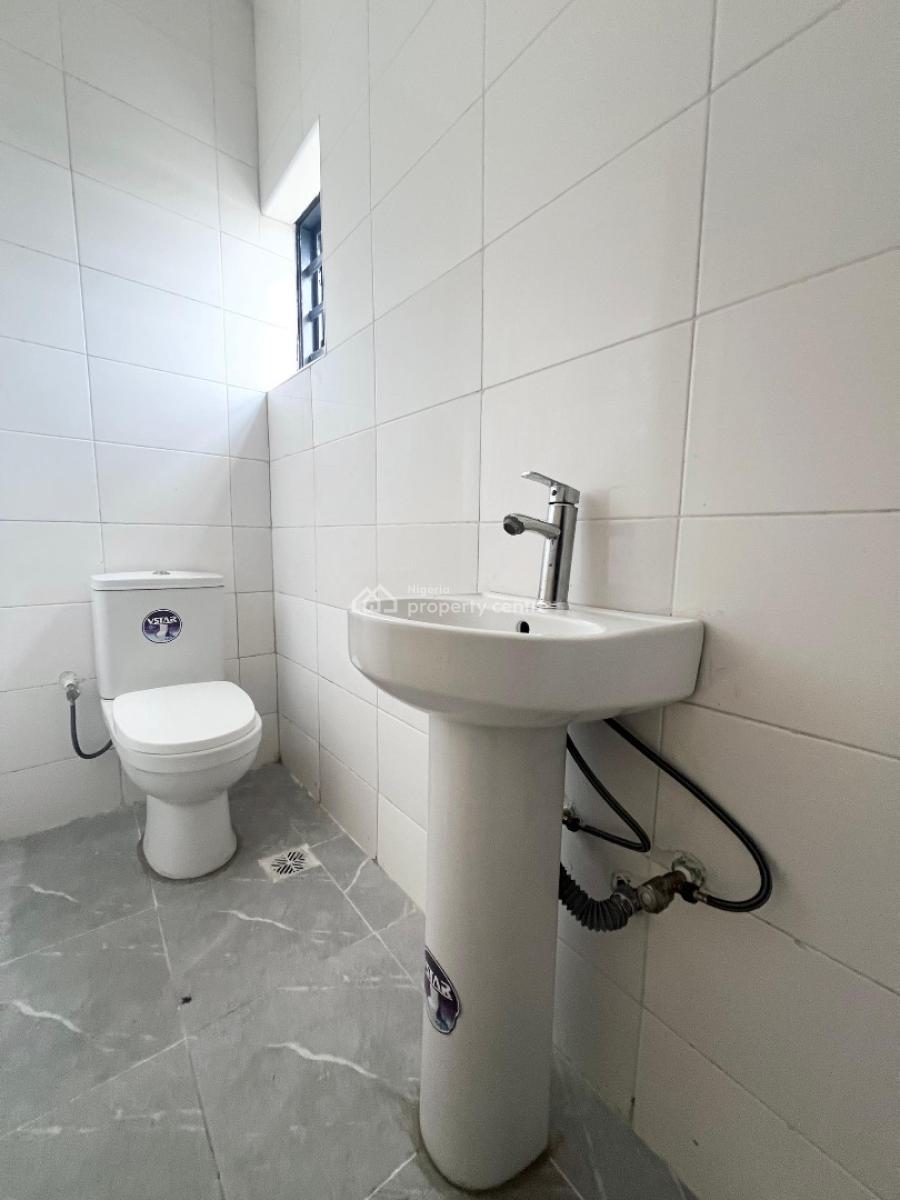 Classic 2 Bedroom Apartment in a Secure Estate, Ologolo, Lekki, Lagos, Flat / Apartment for Sale