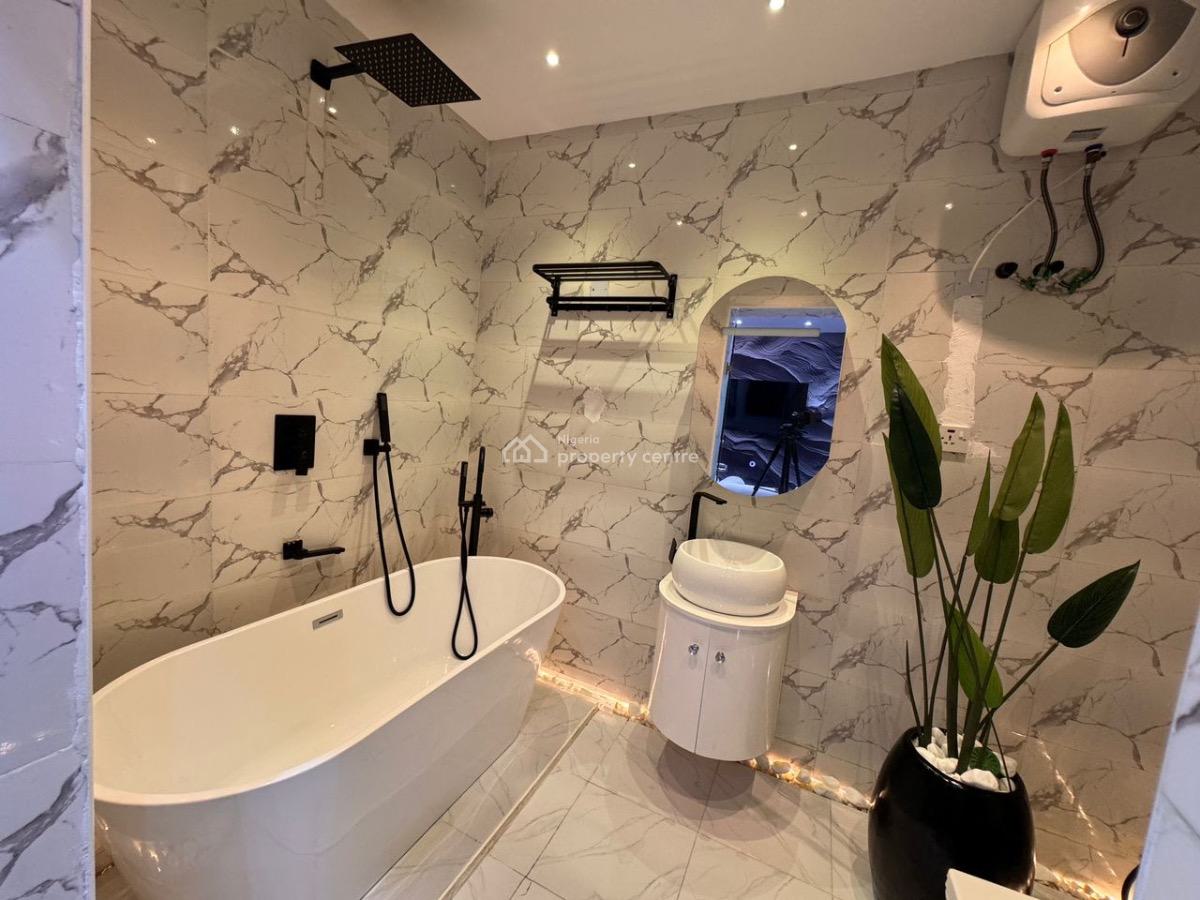 Ready for a Smart Getaway?  Book Our 2-bedroom Starlight Apartment!, Victoria Island (vi), Lagos, Flat / Apartment Short Let