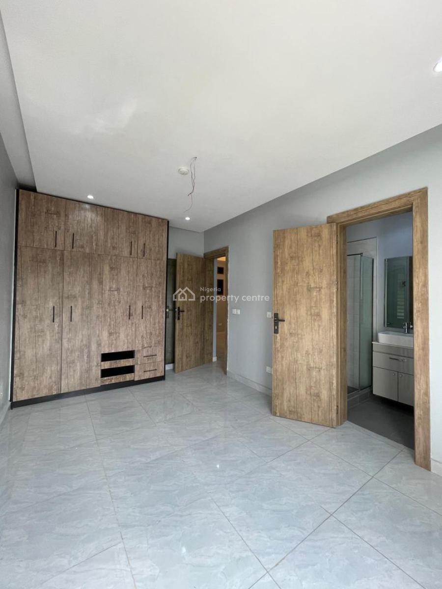 Spacious 4-bedroom Maisonette with Bq, Off Admiralty Way, Lekki Phase 1, Lekki, Lagos, Block of Flats for Sale