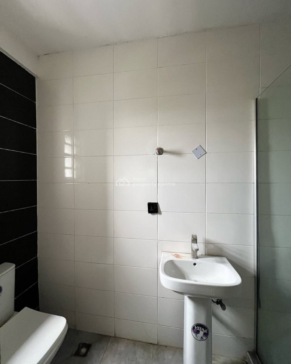 2 Bedroom Apartment Available, Ologolo, Lekki, Lagos, Flat / Apartment for Rent