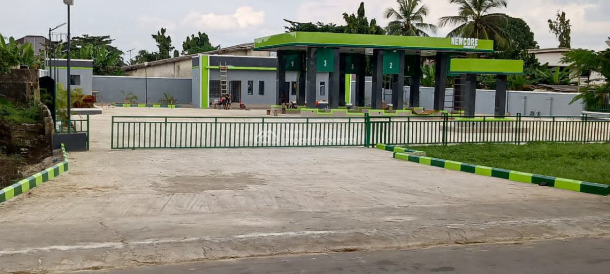 New Filling Station with 6pms Pumps, 1ago Pump on 2978sqm & Flats, Murtala Muhammed Highway Federal Housing Estate Area, Calabar, Cross River, Filling Station for Sale