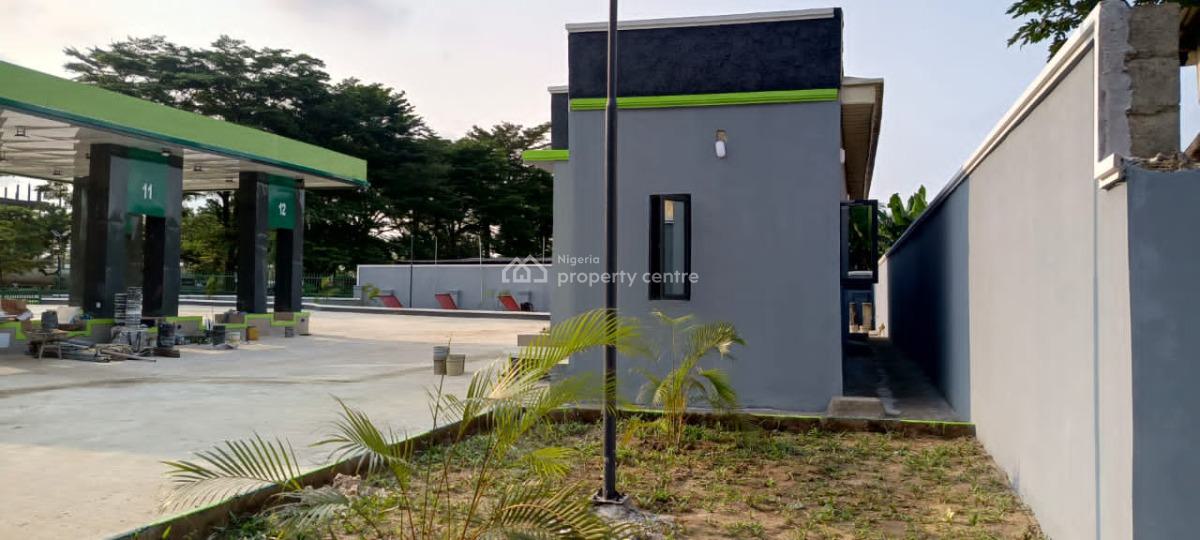 New Filling Station with 6pms Pumps, 1ago Pump on 2978sqm & Flats, Murtala Muhammed Highway Federal Housing Estate Area, Calabar, Cross River, Filling Station for Sale