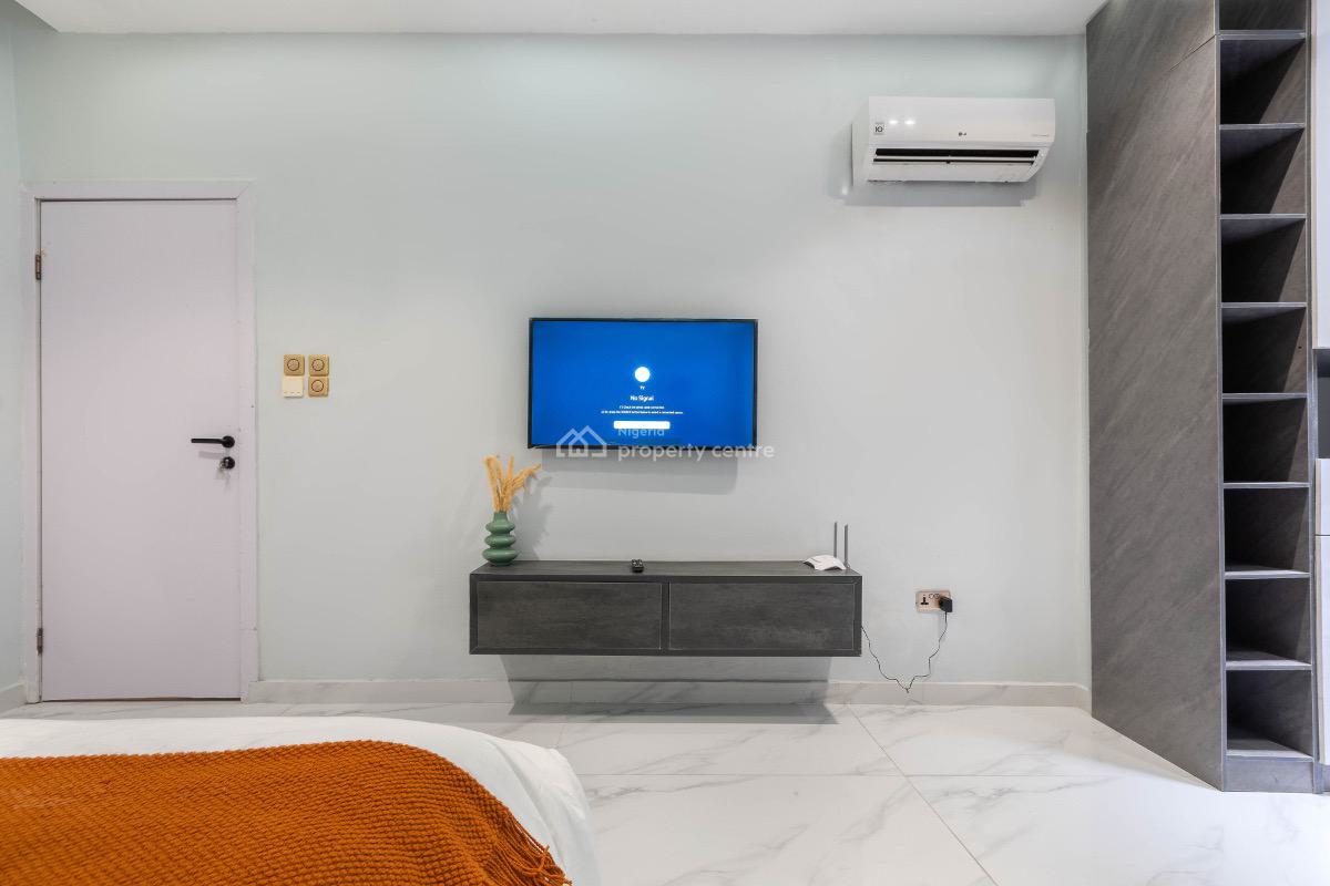 Stylish 2 Bedroom Apartment with Ps5, Abisola Aduke Court, Lekki Phase 1, Lekki, Lagos, Flat / Apartment Short Let