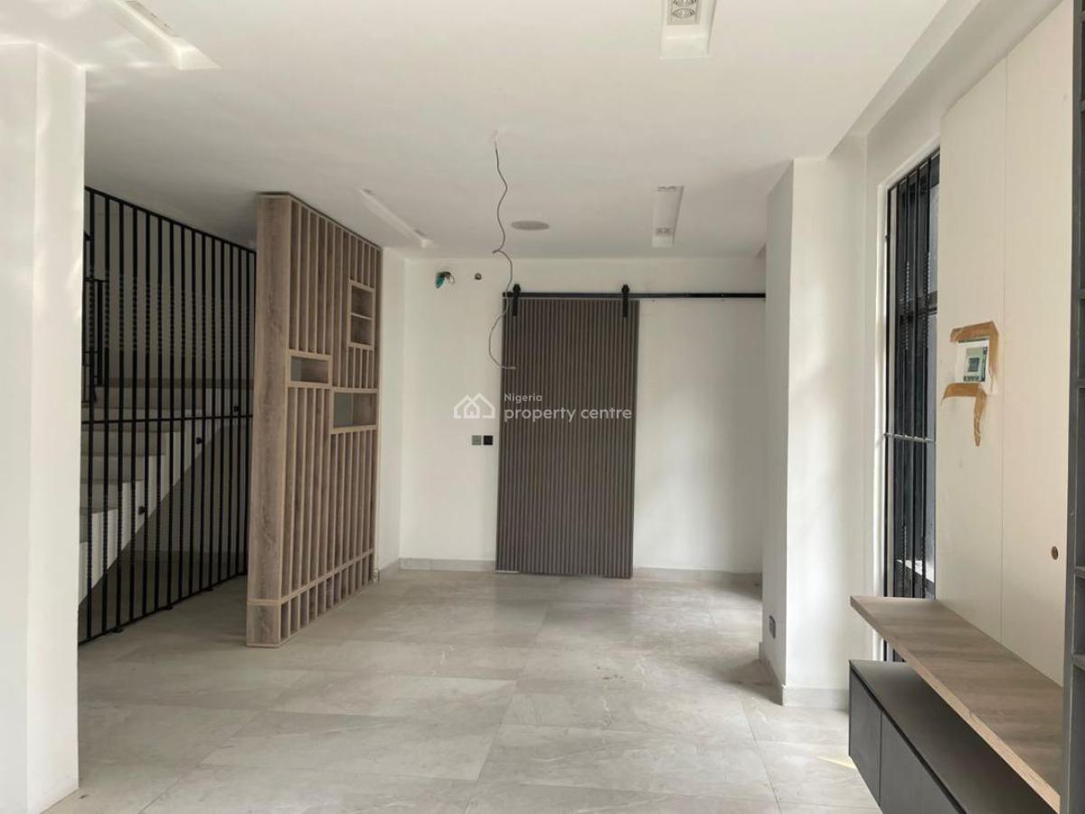 4-bedroom Semi-detached Duplex with Bq, Victoria Island (vi), Lagos, Flat / Apartment for Sale